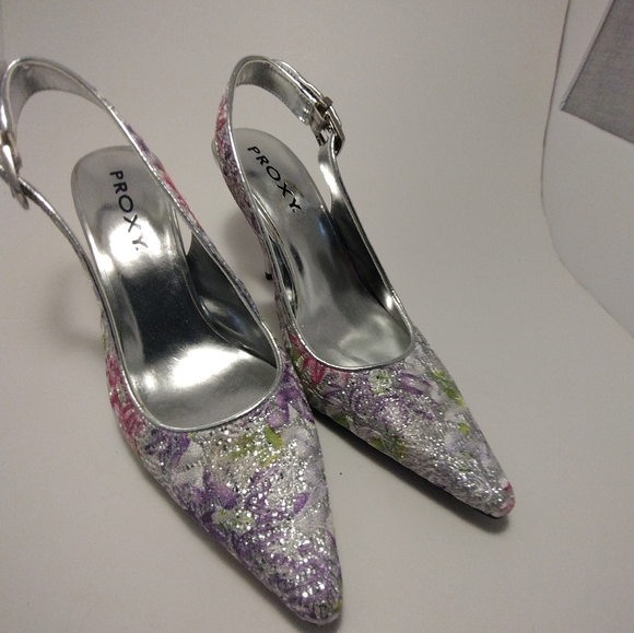 Proxy, Floral w/Silver Shimmer Sling Back 3 1/2 in Heels, SZ 9 - Picture 2 of 4